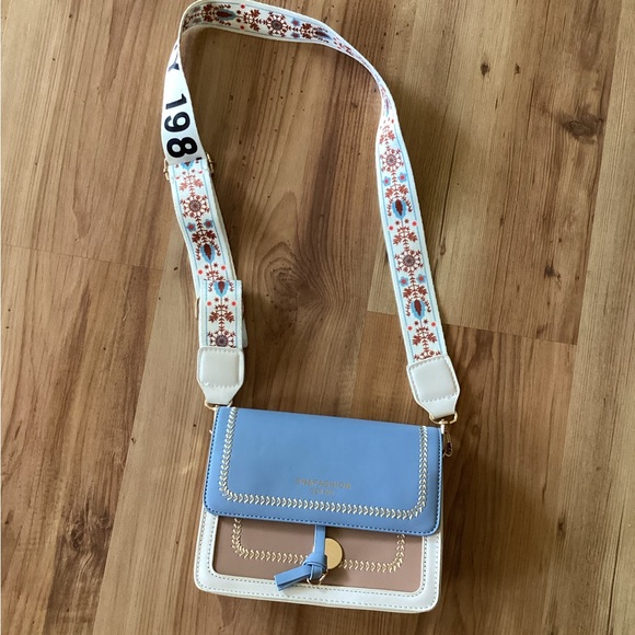 SN & FASHION Crossbody Handbag - Picture 1 of 5